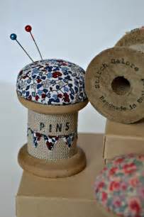 Pincushion Wooden Spool Cotton Reel Pincushion Decorated With