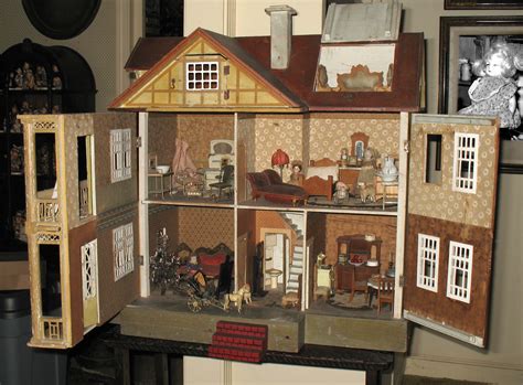 Fileantique English Dollhouse