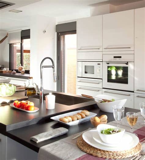 Cocinar con microondas es muy práctico y sencillo, pero tiene sus secretos. Panelar electrodomésticos