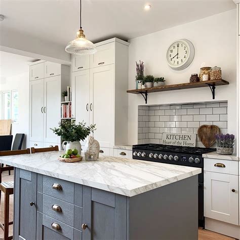 Specializing in exclusive wall and surface finishes for your home. Howdens on Instagram: "A Fairford Slate Grey kitchen ...