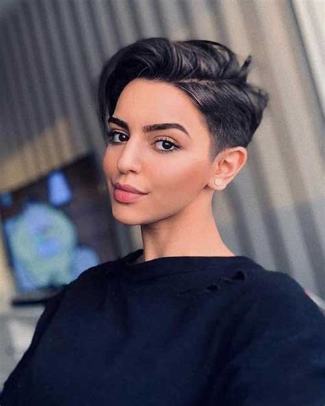 Short haircuts require very less maintenance and minimal efforts to make your hair look attractive. 30 Latest Short Hair for Girls in 2020 | Short Hairstyles ...