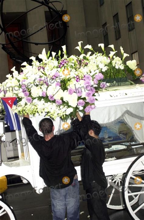 Pedro knight y celia cruz, finalmente juntos. Photos and Pictures - . Sd07/22/2003 Celia Cruz's Funeral ...