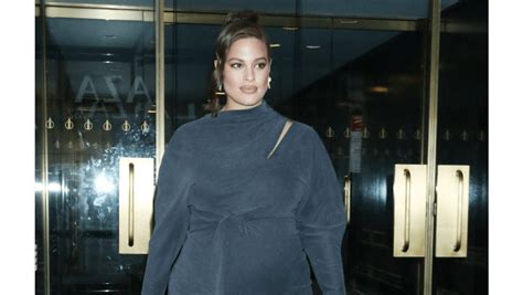 Ashley Graham I Dont Care About My Pregnancy Weight Gain 8days