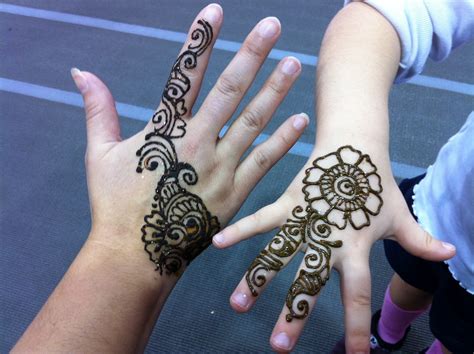 We make mehndi,mehndi design,arabic mehndi design,simple mehndi design,back. Henna Tattoos