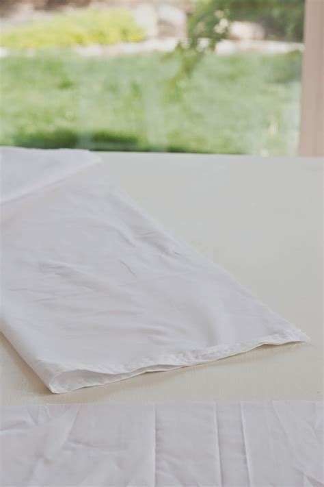 One pottery barn kids shark jaw decorative pillow cover/sham. DIY Pottery Barn Linen Knot Bolster Pillow Cover | Almofadas