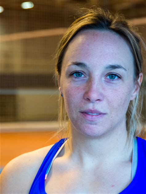 Josefin olsson (23 ağustos 1989'da nyköping'de doğdu ) i̇sveçli bir spor denizci. Josefin Olsson - Sveriges Olympiska Kommitté