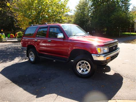 Get detailed information on the 1995 toyota 4runner sr5 4at including features, fuel economy, pricing, engine, transmission, and more. 1995 Toyota 4Runner - Pictures - CarGurus