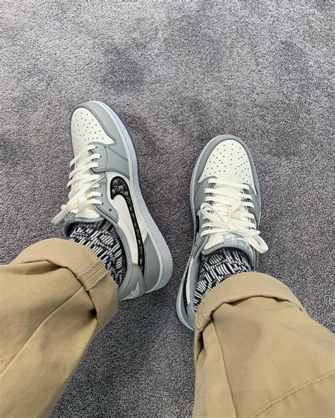 Buy and sell authentic jordan 1 retro low dior shoes cn8608 002 and thousands of other jordan sneakers with price data and release dates. So sieht der Dior x Air Jordan 1 Low aus in 2020 (mit ...