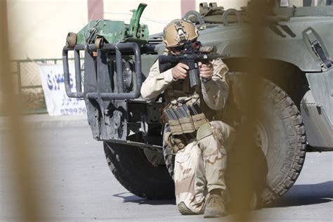 Jun 17, 2021 · турецкие военные станут главным элементом в обеспечении безопасности аэропорта кабула после вывода войск сша и нато из афганистана, сообщает 17 июня агентств. Террорист-смертник устроил взрыв в центре Кабула