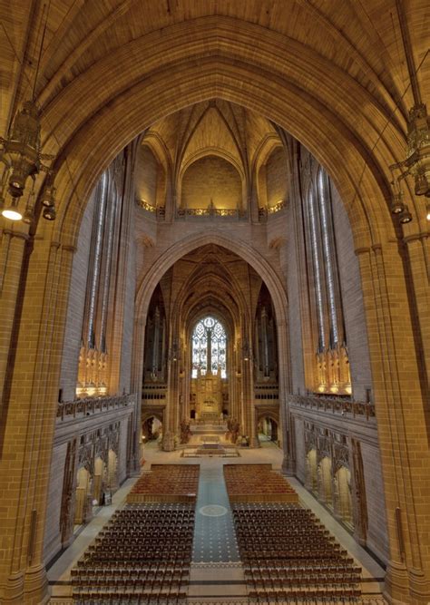To move the image around, keep your finger pressed on the mouse button and drag the cursor from left to right. Inside the huge Liverpool Anglican Cathedral in England : pics