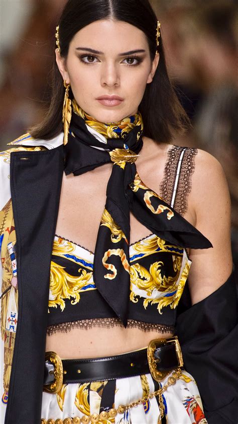 Best Of Versace Spring 2018 In Fashion Daily