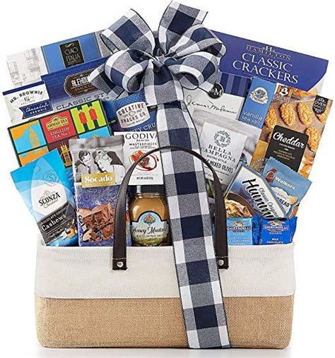 Amazon Com The Connoisseur Gourmet Gift Basket Gourmet Snacks And