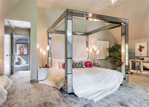 The ultimate canopy bed guide and hints to design the bedroom of your dreams from our favorite interior designers. Newsflash: Kate Moss is an Interior Designer - Home Tour ...