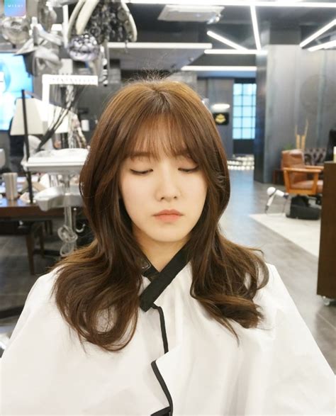Korea Korean Girls Women Kpop Idol Kdrama Layered Wavy Hair Hairstyles