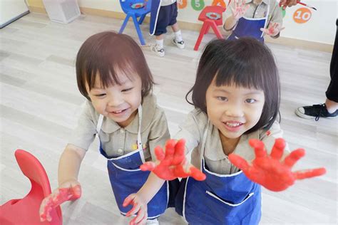 Apa lagi cara ajar anak menulis dengan seronok ya?. Cara Mengajar Anak TK yang Efektif dan Menyenangkan