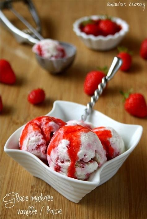 Les couper en morceaux(en réserver pour le service).mettre les morceaux de fraise, le sucre, le jus de citron et le fromage blanc dans le bol d'un mixer. Glace marbrée à l'italienne - vanille et fraise (sans ...