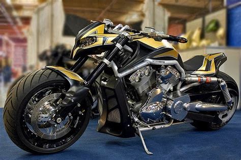 As we emerge from the icy grip of winter, biking enthusiasts of all stripes have been getting their rigs ready for the long riding season ahead. Cool Site: MODIFIED BIKES+COOL BIKES