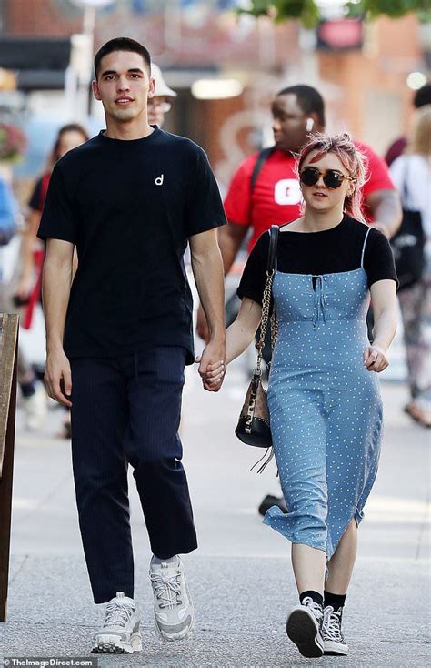 Maisie Williams And Boyfriend Reuben Selby Hold Hands In New York City