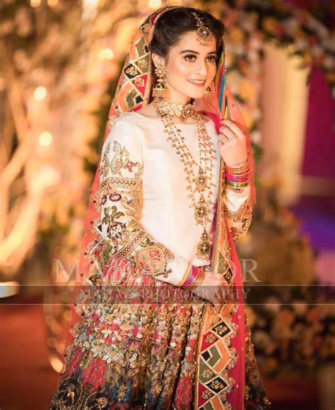 Beautiful Mehndi Dresses And Looks Of Pakistani Celebrities Reviewitpk