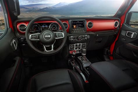 The 2021 jeep gladiator's interior is similar in size to the jeep wrangler unlimited and features the same level of materials and trim. 2020 Jeep Gladiator debuts at the LA Auto Show - ForceGT.com
