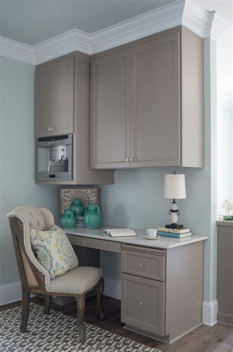 Here are some ideas to make the most of your small, but wonderful, home. South Carolina Beach House Design - Home Bunch Interior ...