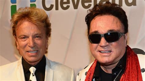 While working on a cruise ship, he met siegfried, and. Where did Siegfried & Roy live & how big is the estate