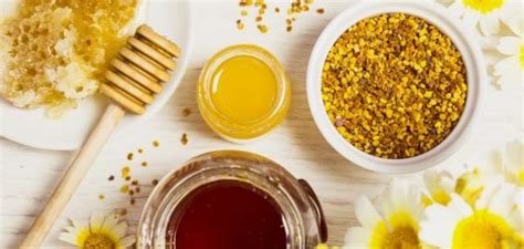 خلطة العسل وغذاء ملكات النحل وطلع النخ