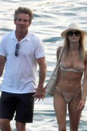 Laura Savoie And Dennis Quaid In Bikini On Holiday At Villa D Este In