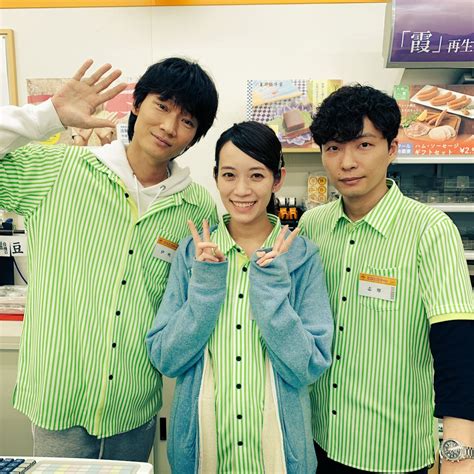 Yi yi yi yi, 伊依以翼 other names: 【星野源・绫野刚】日剧《MIU404》中 两种不同的日系衣装风格 - 哔哩哔哩