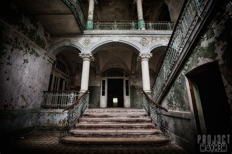 The site is huge and was one of the biggest hospitals of its kind. PROJ3CTM4YH3M Urban Exploration | Urbex: Beelitz ...