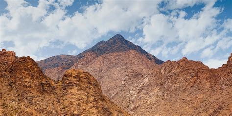 Real Mount Sinai The Forgotten Mountain Of God Living Passages
