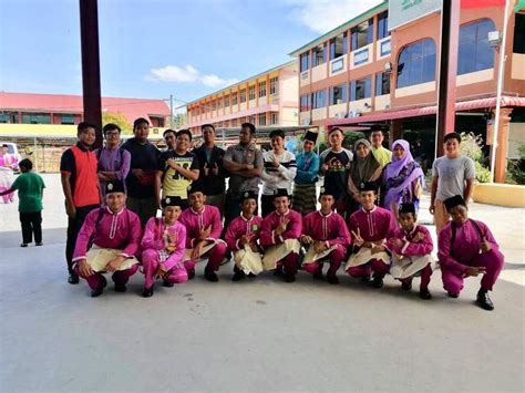 Kalender pendidikan 2018/2019 kanwil kemenag jawa timur versi excel merupakan pedoman kalender pendidikan yang dikeluarkan oleh kanwil guna memudahkan insan madrasah dalam menyusun kalender pendidikan tahun pelajaran 2018/2019, ayo madrasah telah menyalin ulang. Johan Nasyid Di Karnival Pendidikan Islam - MAKTAB MAHMUD ...
