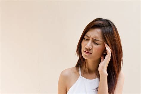 Sakit leher biasanya disebabkan karena badan lelah atau salah posisi tidur. Sederet Faktor Pencetus Sakit Kepala Bagian Belakang ...