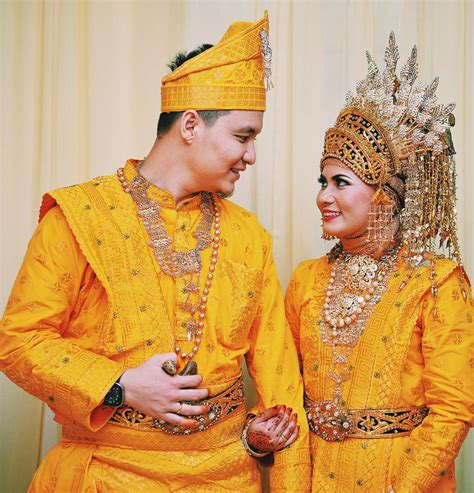 Baju Adat Melayu Warna Kuning Warna Pakaian Tradisional Melayu Riau
