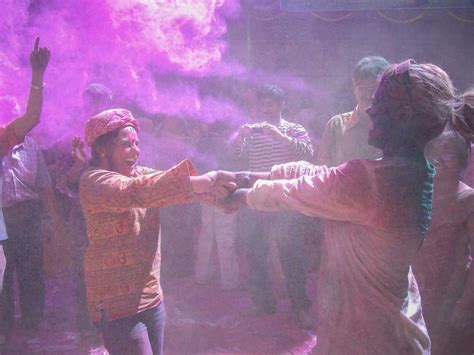 Holi India 2023 Celebrate The Festival Of Colors Traveling Tour