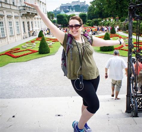 Julia quinn is the queen of the romance. Bridgeton Author Julia Quinn Visits Shondaland Set, Making Us Giddy!