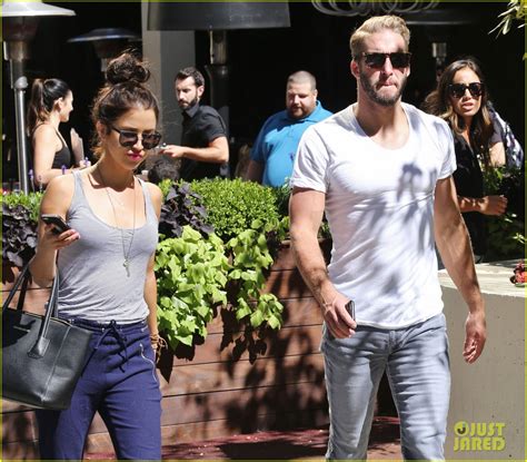 The Bachelorette S Kaitlyn Bristowe Shawn Booth Step Out After