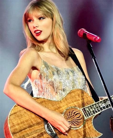 Emma Rookie On Twitter Rt Tsthinkers Taylor Swift And Her Guitar