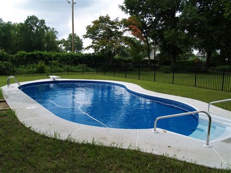 Custom kidney inground replacement vinyl pool liner. Kidney Shape Inground Pool Gallery | Niagara Pool & Spa