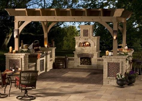 Add an outdoor sink and griddle, and you've got a full kitchen setup. Beautiful outdoor kitchen setup | Outdoor Areas ...