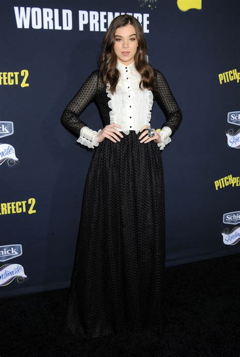 Hailee Steinfeld Pitch Perfect 3 Compilation Who