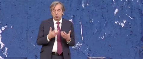 Roberto burioni, appassionato di musica, sconsiglia di far cantare i bambini a scuola, citando un caso di focolaio in un coro negli usa. Roberto Burioni spiega la differenza tra i vari test per ...