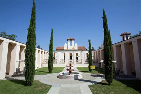 San Juan Capistrano Regional Library Designed By Architect Micha