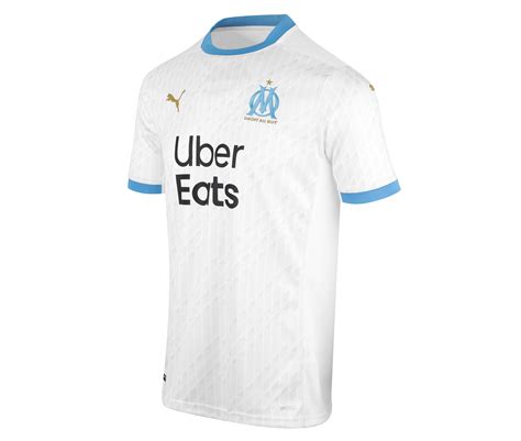 Reprenant le blanc identitaire du club, le nouveau maillot réinterprète le col v d'époque et. Maillot OM Olympique de Marseille 2020-2021