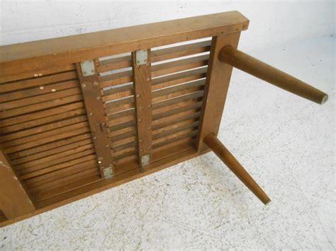 Inspired by the beautiful (and expensive) fletcher capstan table, youtuber scott rumschlag designed and built his own expanding table. Expanding Slat Coffee Table For Sale at 1stdibs