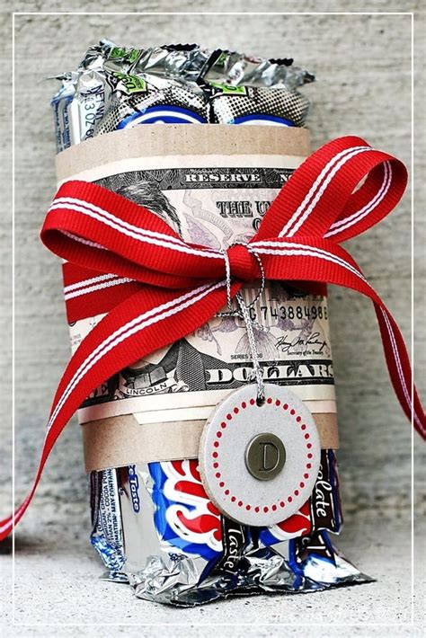 This is good for grandparents who feel overwhelmed by all the gifts they must buy for grandchildren. DIY Christmas Gifts for Family | HubPages