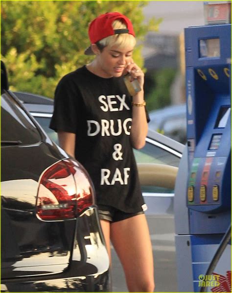 Miley Cyrus Sex Drugs And Rap Gal Photo 2861496 Liam Hemsworth