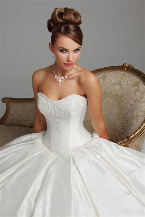 Renata Wedding Dress From Hollywood Dreams Hitchedie