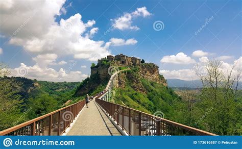 Medieval Village Of Civita Di Bagnoregio Famous Landmarks Of Italy