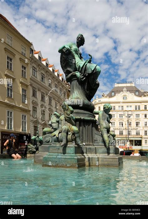 Austria Vienna Neuer Markt Square Fountain Stock Photo Alamy
